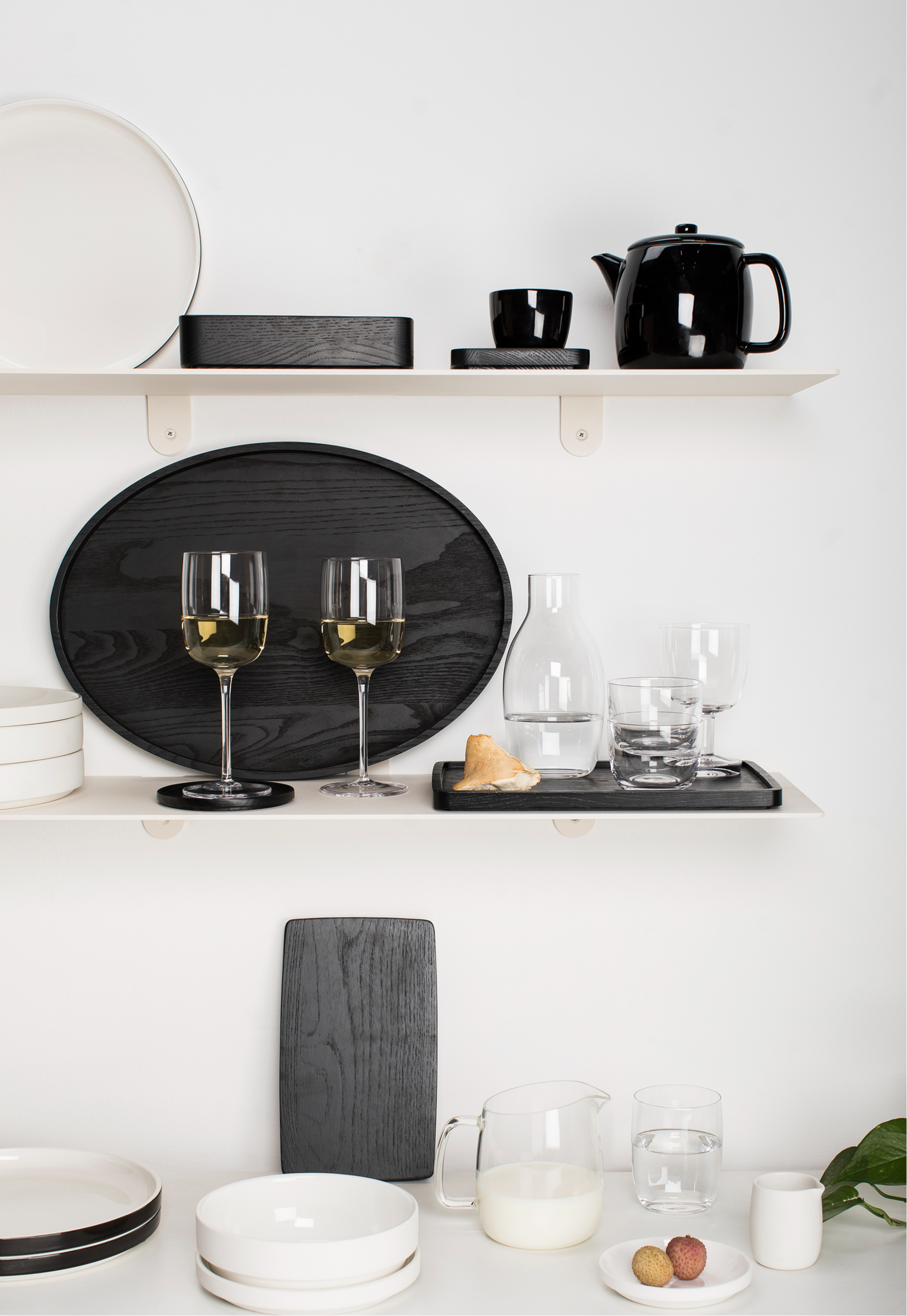 Low Plate Black Glaze L / Set of 8 / Vincent Van Duysen