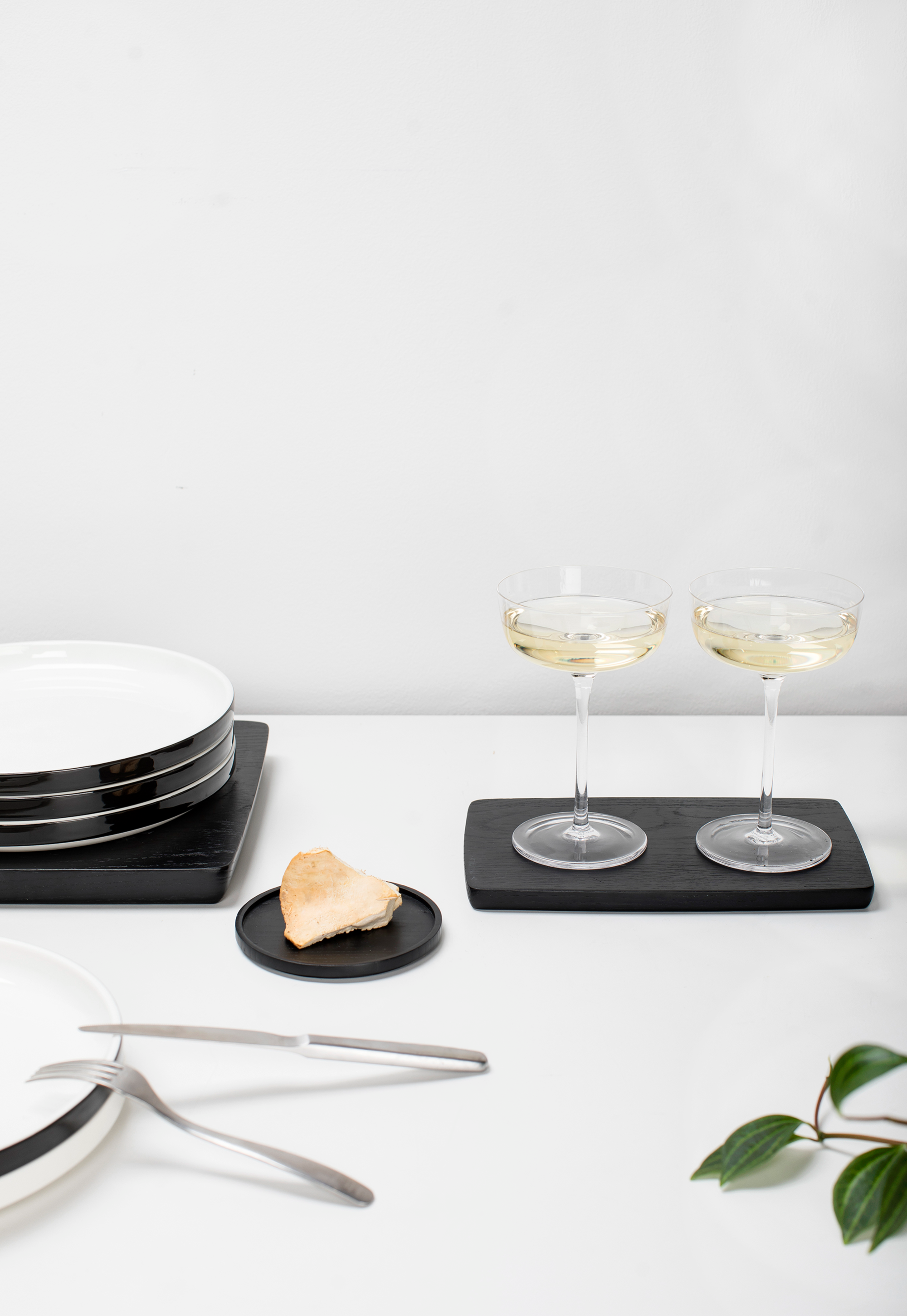 Low Plate Black Glaze L / Set of 8 / Vincent Van Duysen