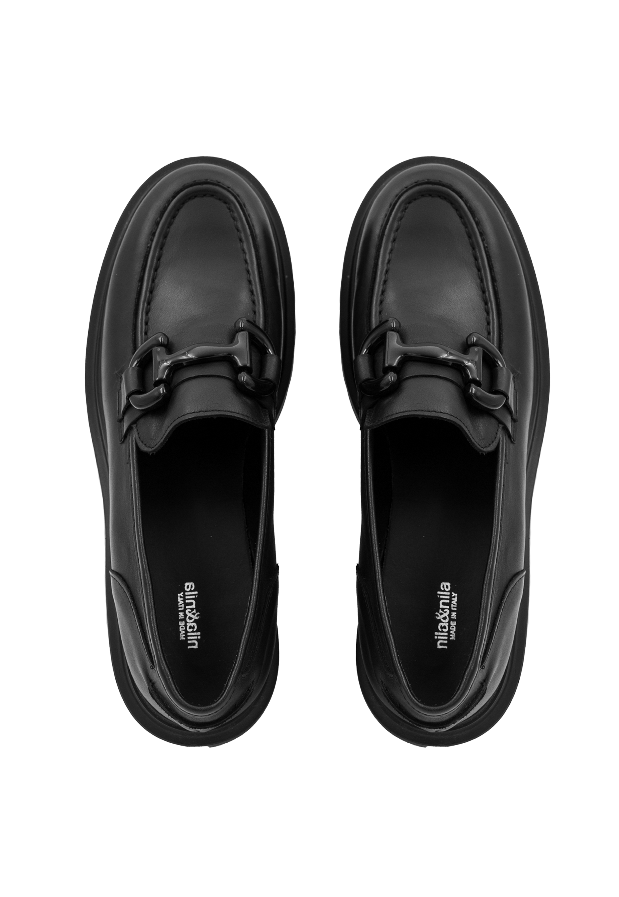 Loafers with a decorative black chain