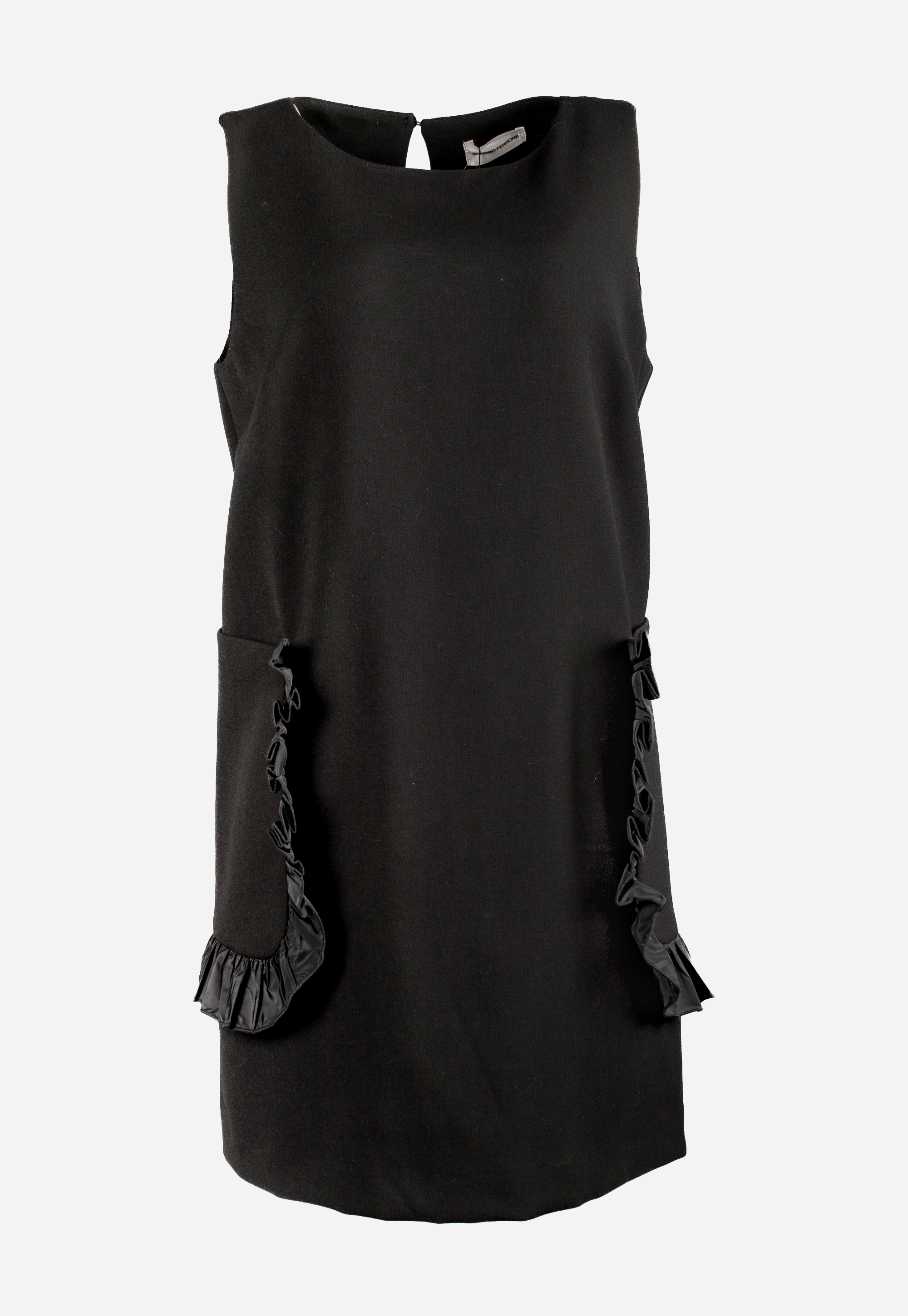 Sleeveless dress with large pockets